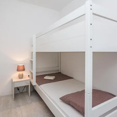 Apartman With Parking Space - 18520