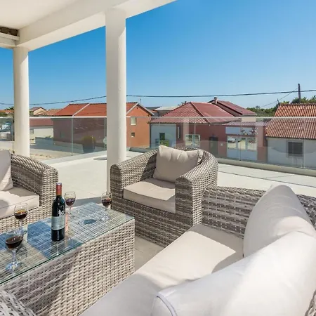 Apartman With Parking Space - 18520 *