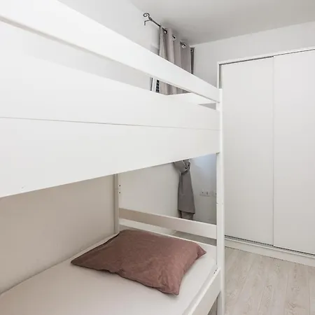 Apartment With A Parking Space - 18520 Vir