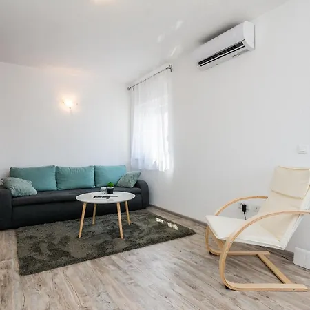 With A Parking Space - 18520 Apartment Vir